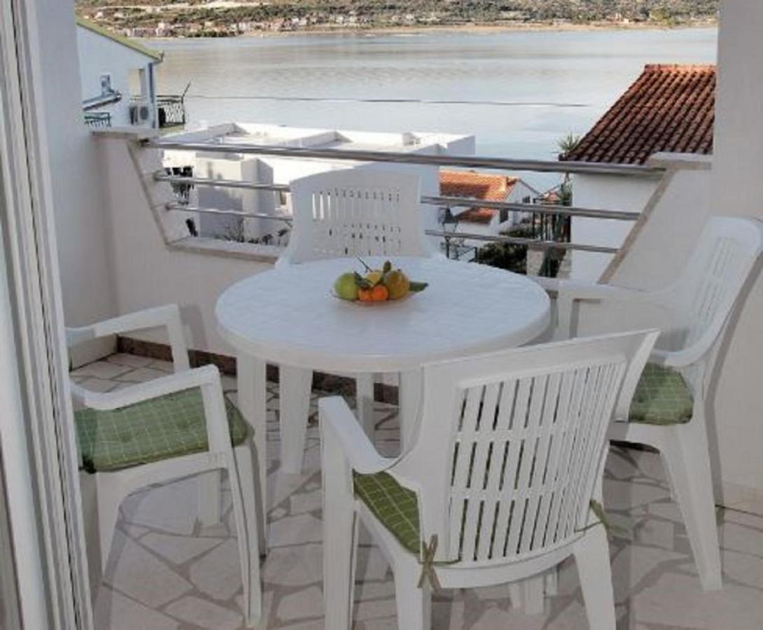 Apartments Maja - Sea View Trogir Exterior photo