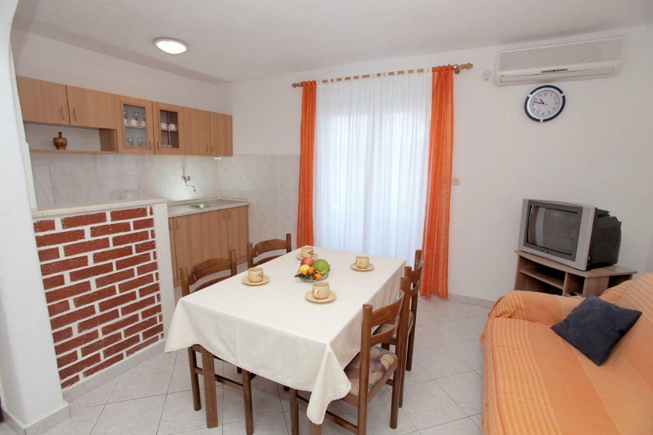 Apartments Maja - Sea View Trogir Exterior photo